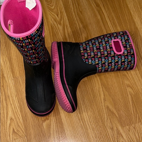 Joe Fresh Vibrant Pink Interior - Picture 5 of 8